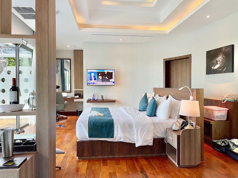 Castle Bayview Resort & Spa