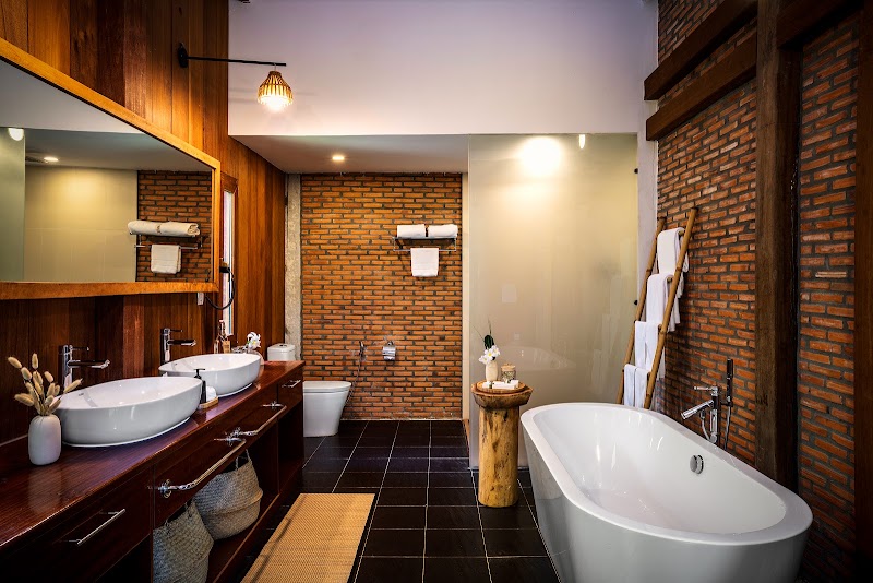 Farmhouse Resort & Spa