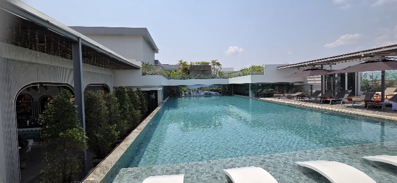 Koulen Central Mall and Hotel