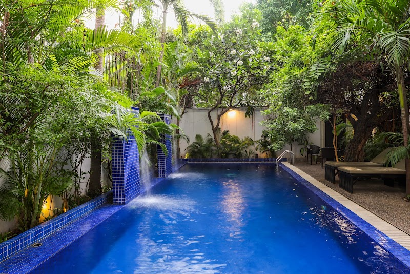 La Rose Suites
