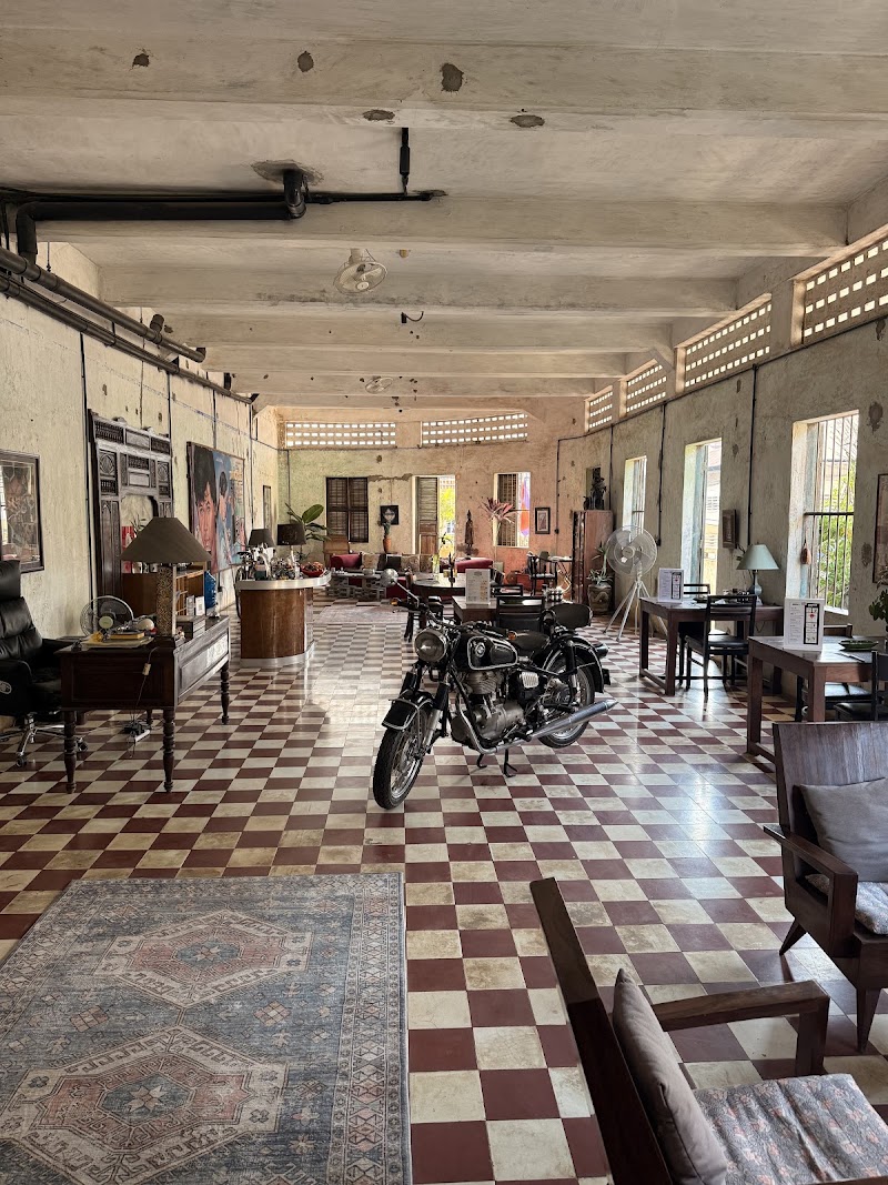 Privada Lodge - Historic Hotel - Rooftop Bar & Grill