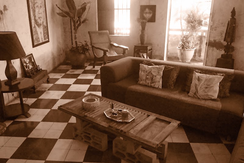 Privada Lodge - Historic Hotel - Rooftop Bar & Grill