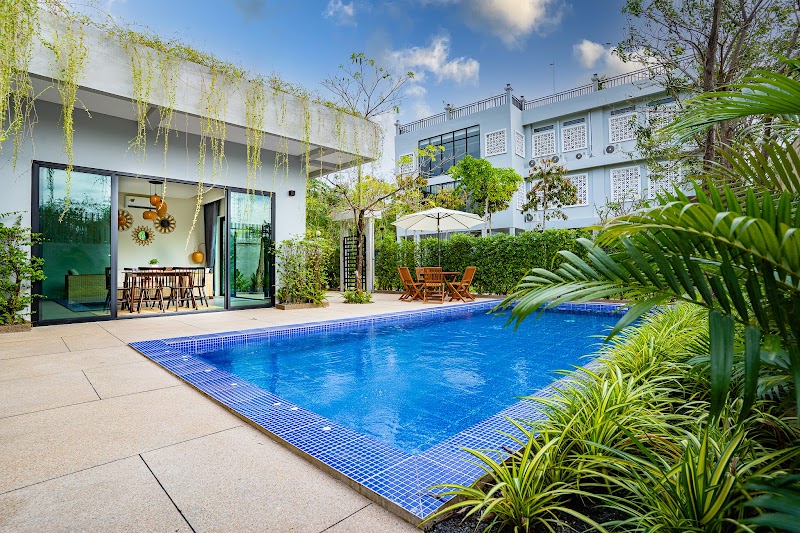 Rainforest Hotel by NSUN