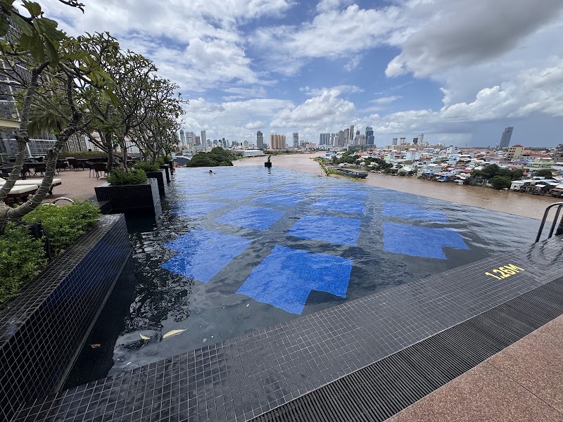 SUN & MOON, Riverside Hotel
