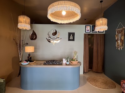 Golden Hands Massage & Spa