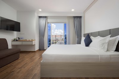 Amana Hotel & Residences