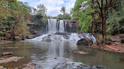 Laeng Truk Waterfall