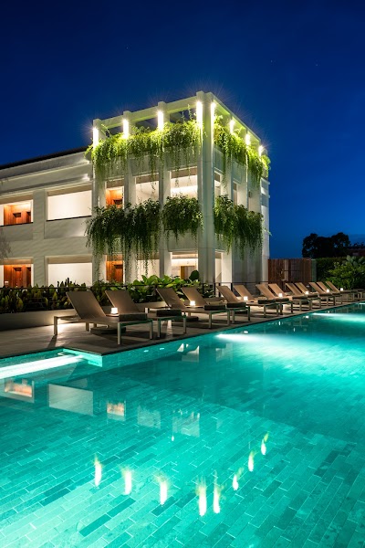 Treeline Urban Resort