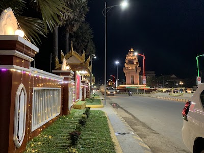 Independence Monument - Kampong thom
