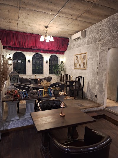 Old Maison Eatery