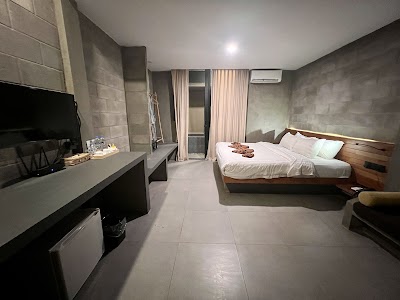 Larimar Hotel & Resort