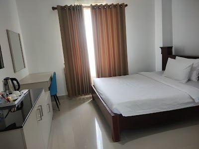 សណ្ឋាគារកំពតថ្មី New Kampot Hotel & Residence