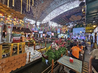 Phsar Khmer Food Court- ផ្សារខ្មែរ