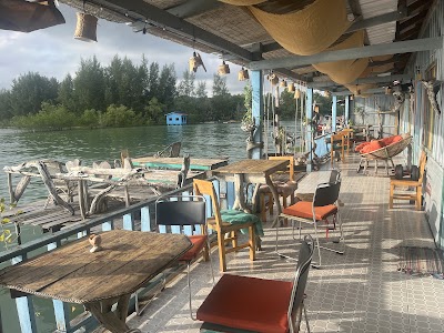 FIREFLY BEACH GUESTHOUSE RESTO&BAR