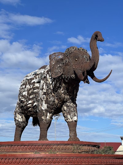 Chainsaw Elephant