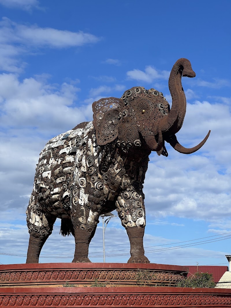 Chainsaw Elephant