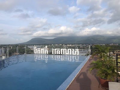 សណ្ឋាគារកំពតថ្មី New Kampot Hotel & Residence