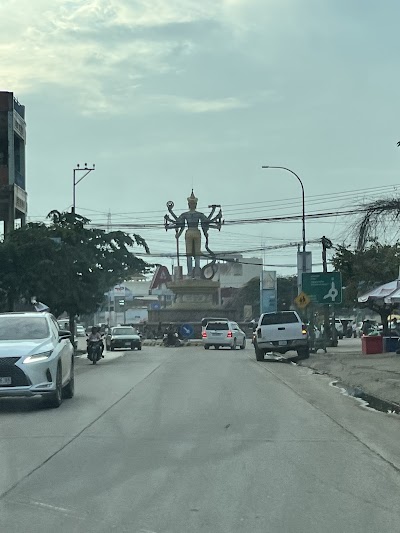 Preah Noray Roundabout