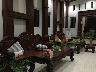 Vanne Hotel