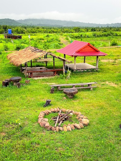 សួនកសិទេសចរណ៍ខ្នងផ្សារ_Resort_Camping