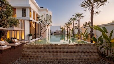 Shintana Saya Residence Hotel