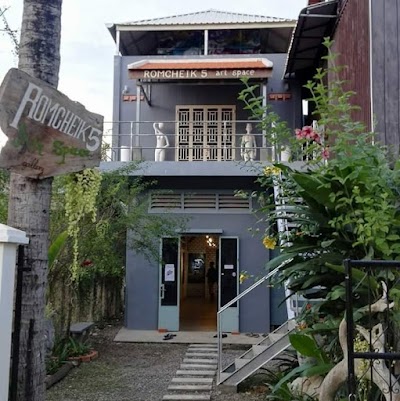 Romcheik 5 Artspace & Café
