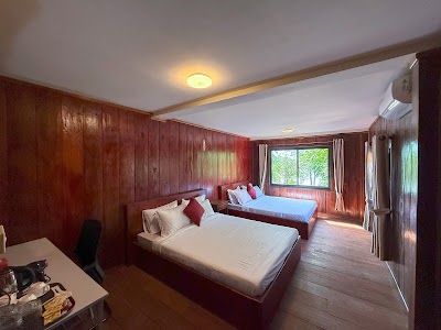 Sun & Roots Kampot Hostel