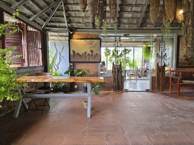 Romcheik 5 Artspace & Café