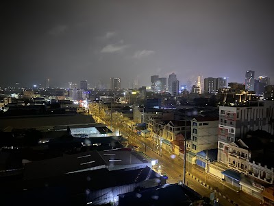 The Skye Phnom Penh Hotel & Apartments សណ្ឋាគារ​ ដឹស្កាយភ្នំពេញ