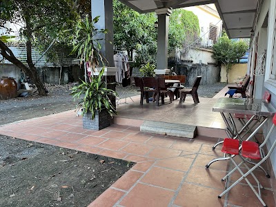 Lea's Guesthouse and Restaurant