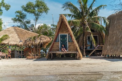 Young Wild and Free - beach bar restaurant and bungalows