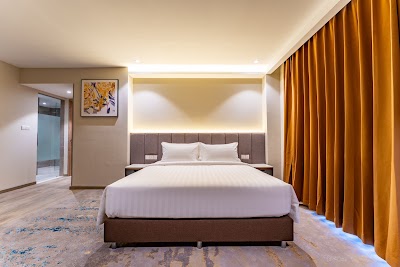 The Skye Phnom Penh Hotel & Apartments សណ្ឋាគារ​ ដឹស្កាយភ្នំពេញ