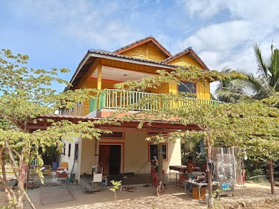 Flower Bungalow Mpai Bay