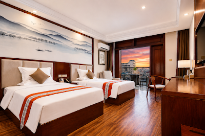 ROSE HOTEL