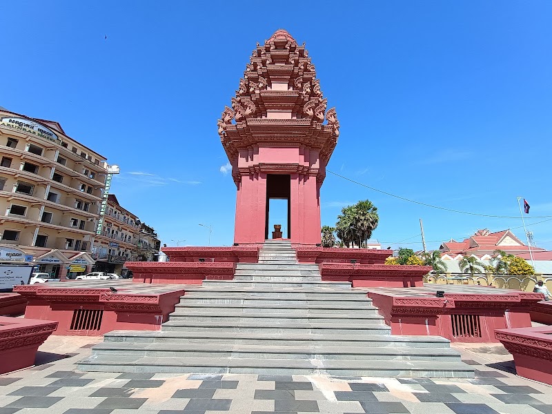 Independence Monument - Kampong thom