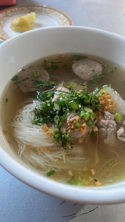 គុយទាវភូមិយើង ត្រពាំងរូង