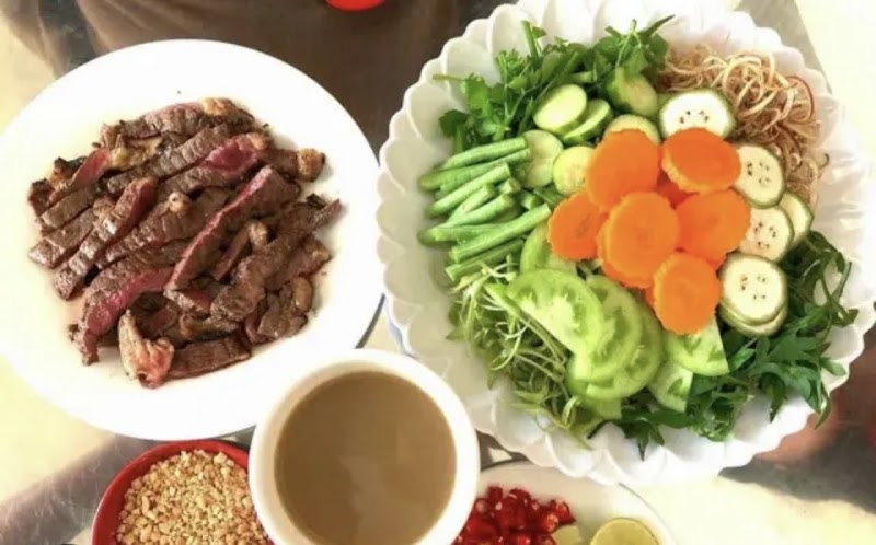 ហឿន រ៉េន លក់ពោះគោទឹកប្រហុក