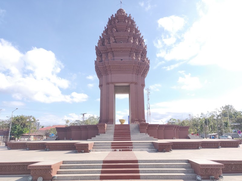 Independence Monument - Kampong Chhnang Province