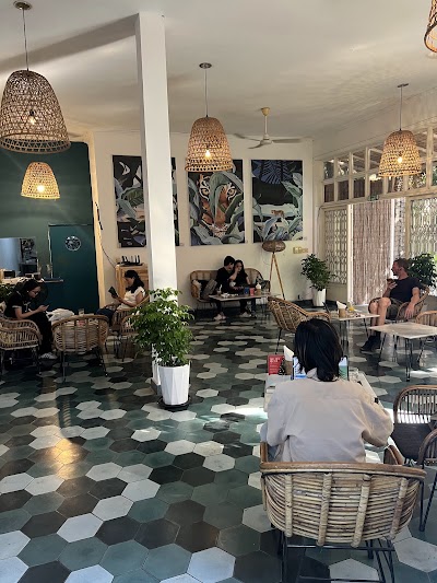 Wild Phnom Penh