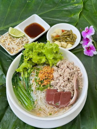 LYTA Restaurant | លីតាល្បីគុយទាវឆ្ងាញ់