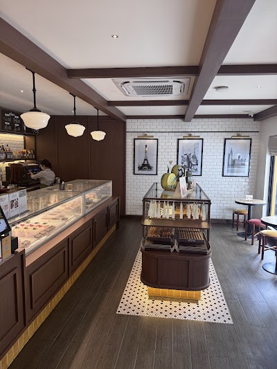 Moma Bakehouse & Bistro