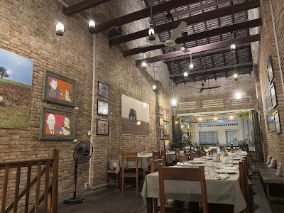 The Lonely Tree Café