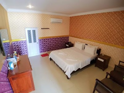 ផ្ទះសំណាក់ ជា គង់ បឹងត្របែក
