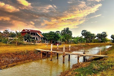 Family Batcave Homestay