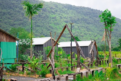 Cow Barn Café & Lodge