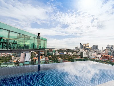 CHECK inn Phnom Penh Royal Palace