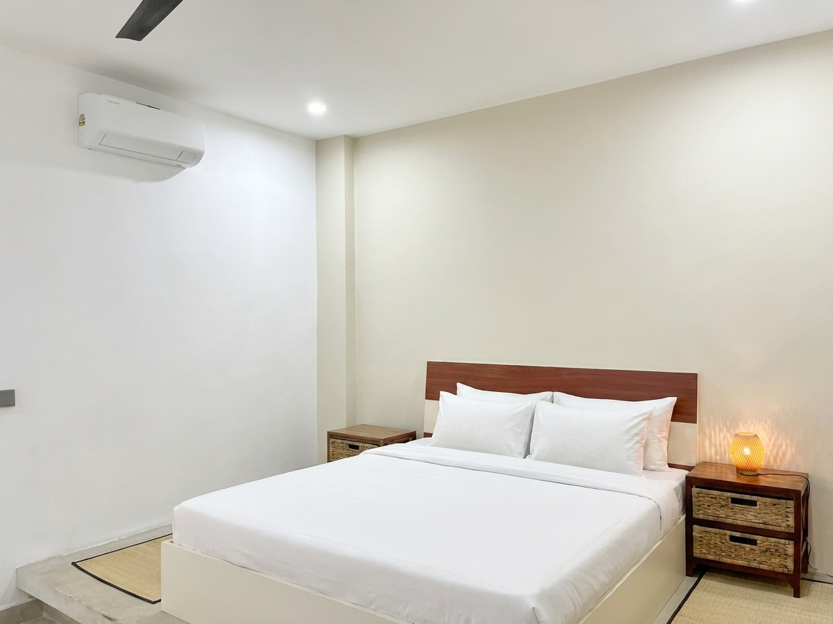 Budget room with fan