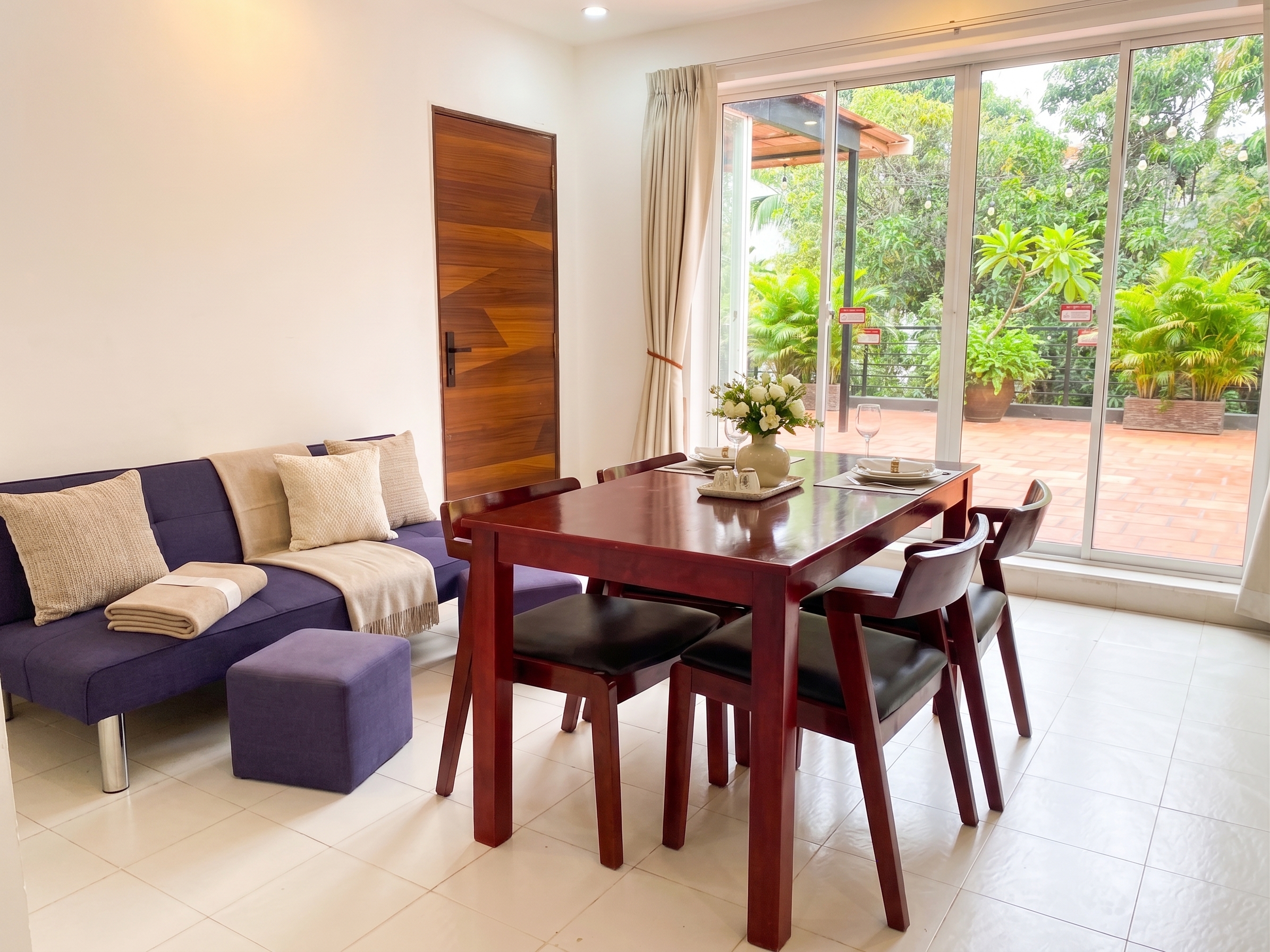 Penthouse 2-bedroom with terrace